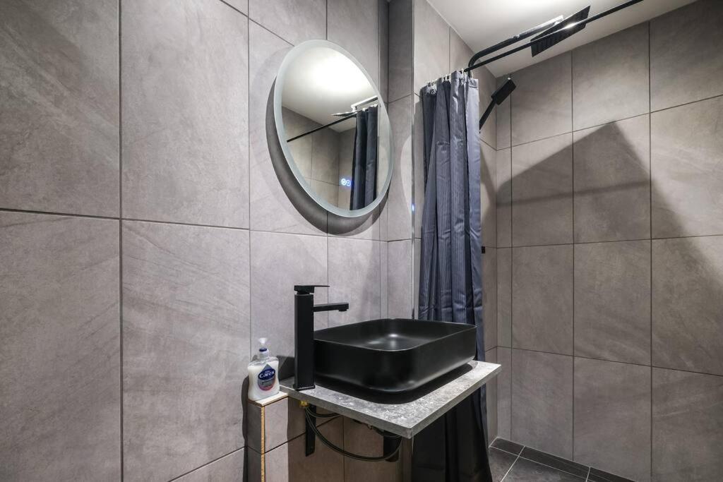 Flat For 4 In Piccadilly, Soho Vre